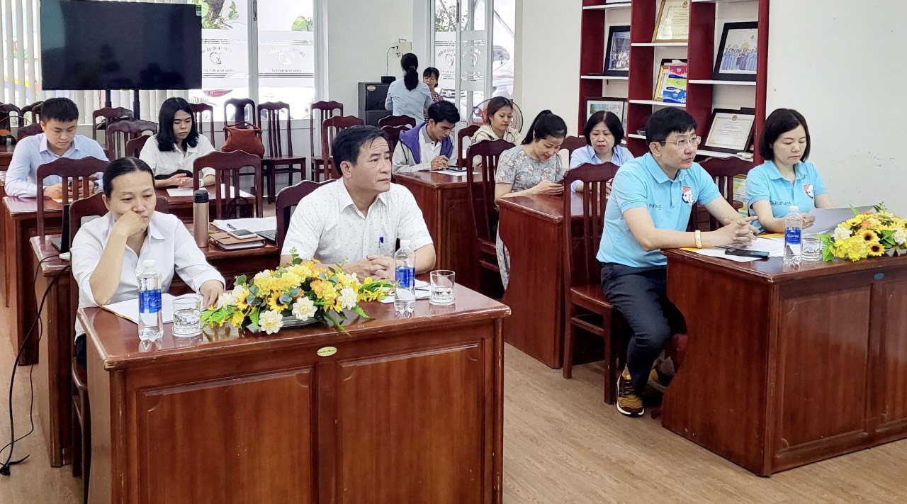 Thi tuyển nhân viên tư vấn Tổng đài vùng Nam Trung Bộ - Tây Nguyên của Tổng đài điện thoại quốc gia bảo vệ trẻ em 111 tại Đà Nẵng