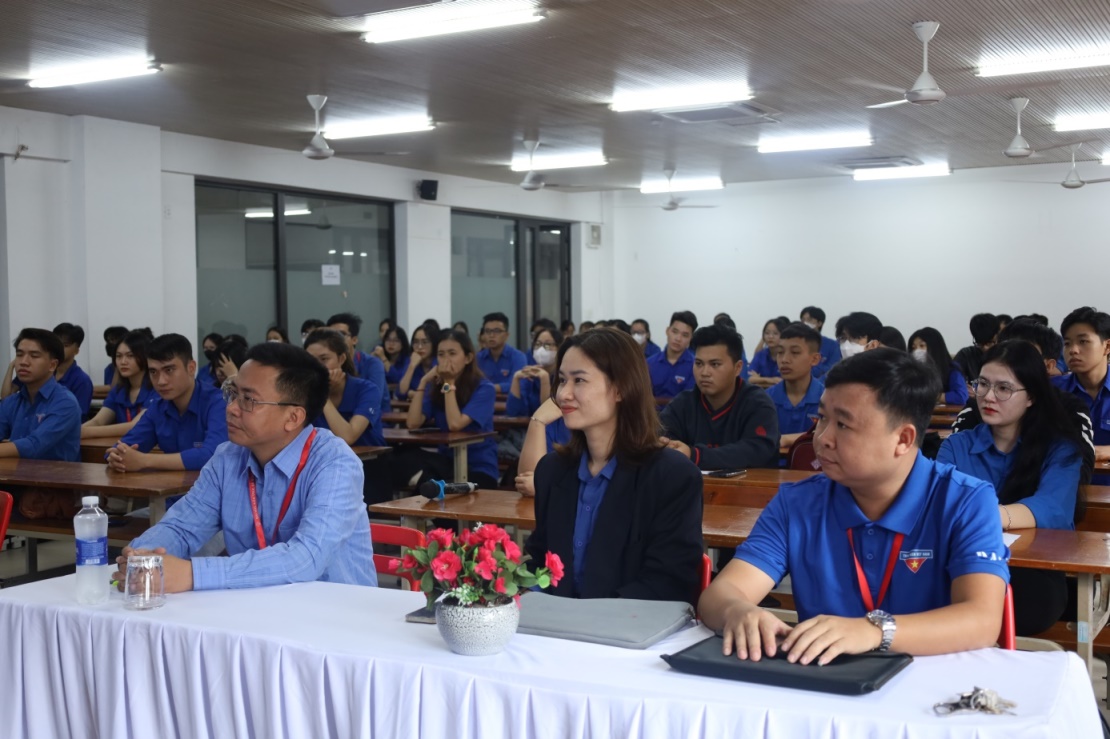 Tọa đàm nhận diện và ứng phó với căng thẳng cho cán bộ Chi đoàn Trường Đại học Kiến trúc Đà Nẵng